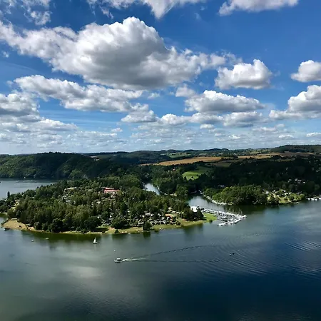 Beautiful House By The River With Its Own Dock Rabyně