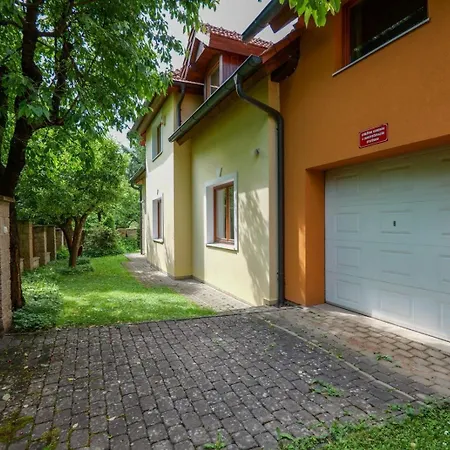 Beautiful House By The River With Its Own Dock 펜션 *
