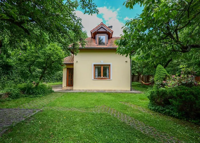Beautiful House By The River With Its Own Dock Ferienhaus Rabyne